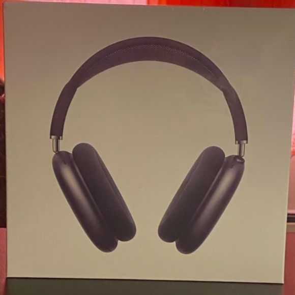 Apple Airpods MAX Space Gray - New in Box. Noise Cancelling with Case